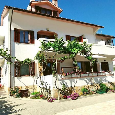 Mirjana F Apartaments Baška Екстериор снимка