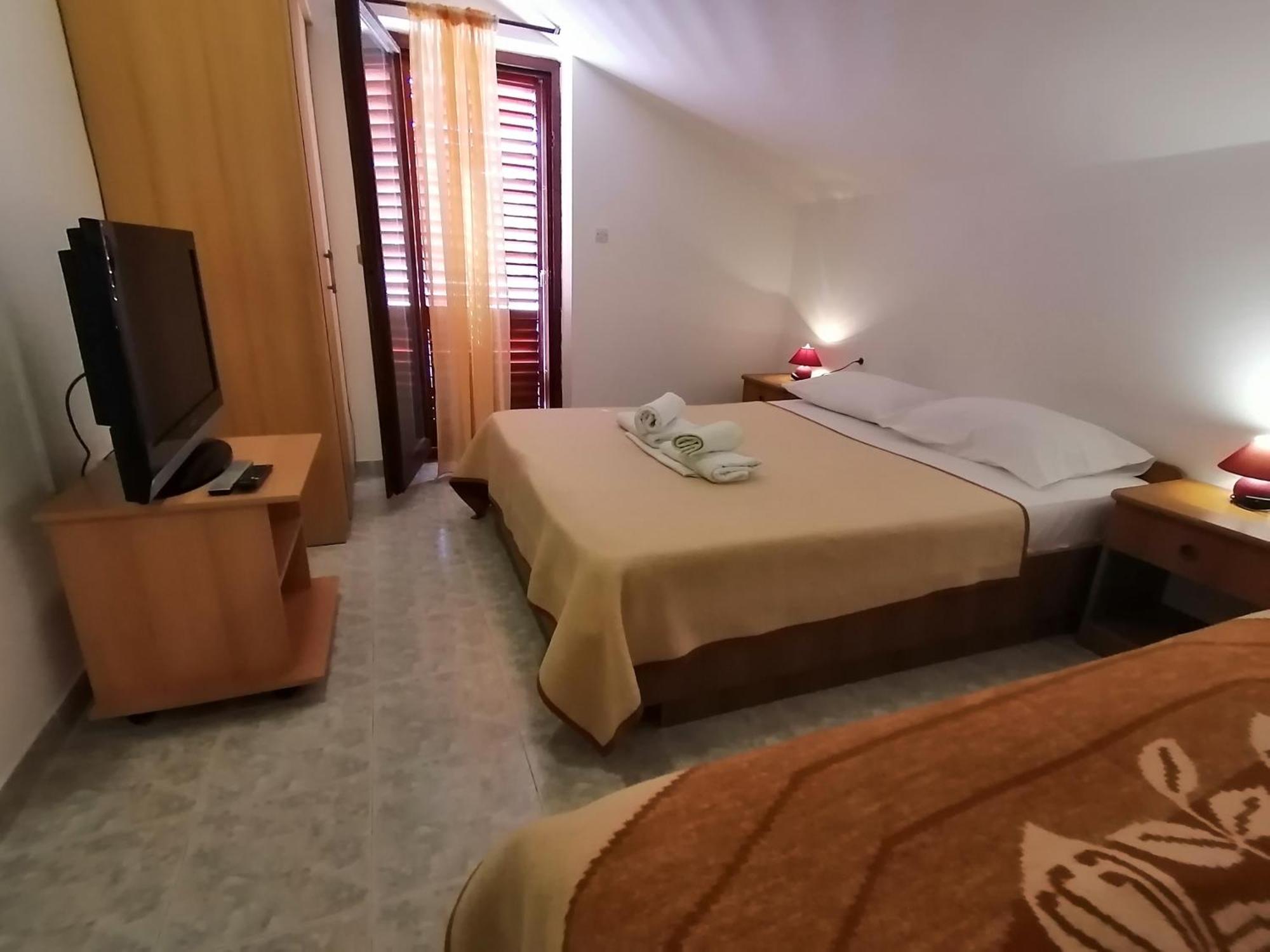 Mirjana F Apartaments Baška Стая снимка