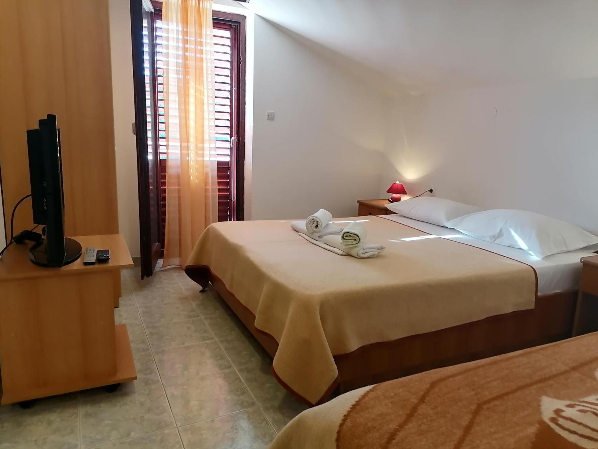 Mirjana F Apartaments Baška Стая снимка