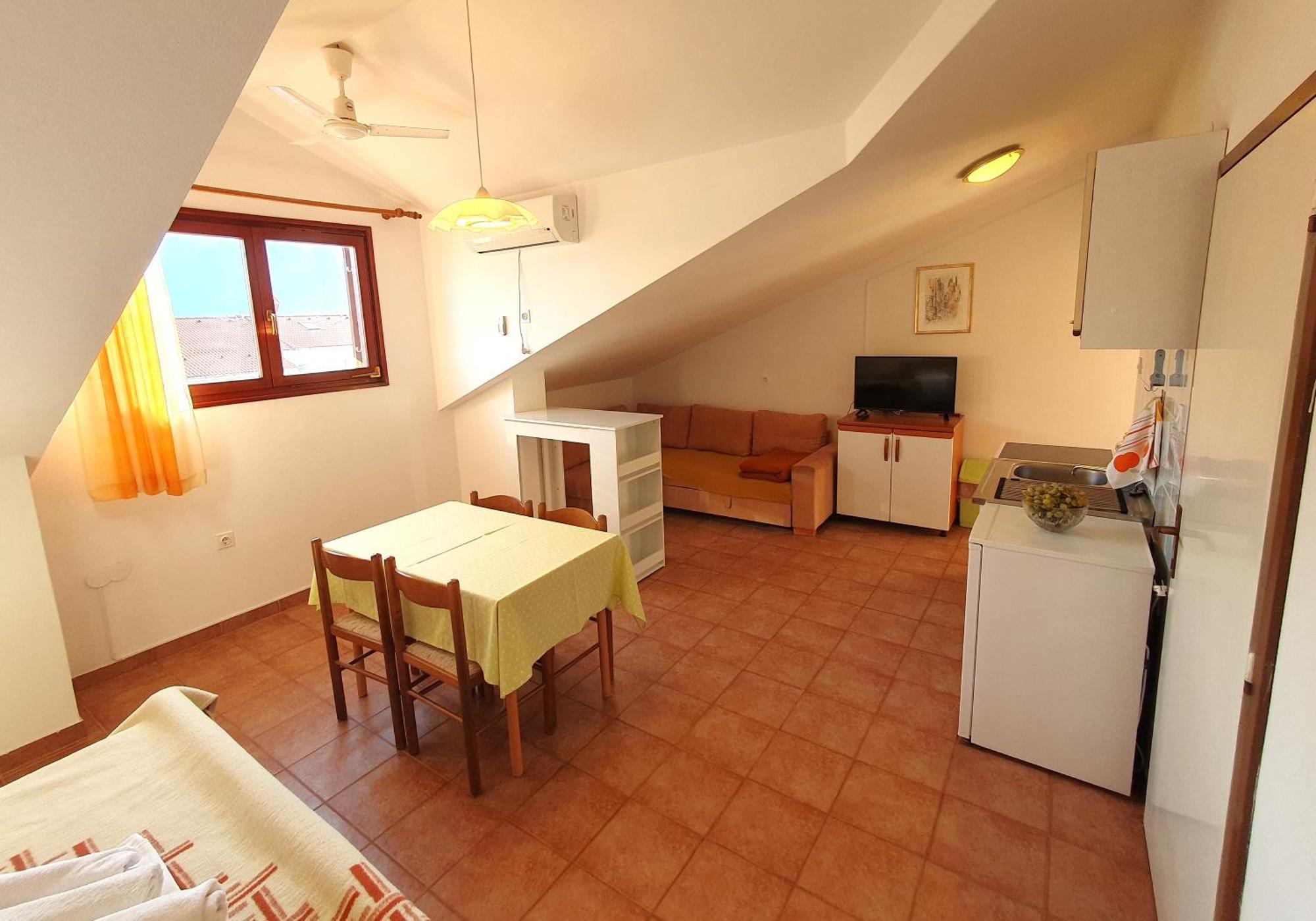 Mirjana F Apartaments Baška Стая снимка
